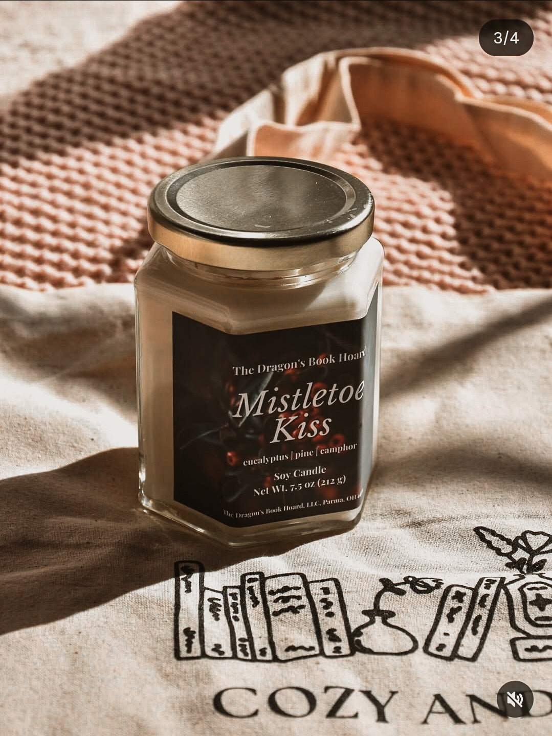 Mistletoe Kiss - 7.5 Candle